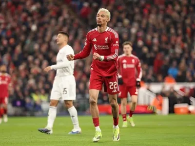 Hugo Ekitike bật mí bí quyết hòa nhập thần tốc tại Liverpool: ‘Tôi chơi bóng vì CĐV’