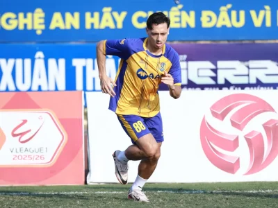 SLNA chào đón tân binh Việt kiều Phi Long: ‘Tự hào được thi đấu tại quê cha’