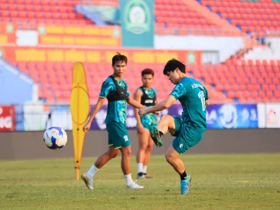 Bom tấn trở lại! Công Phượng chính thức tái xuất, quyết định số phận ngôi đầu bảng