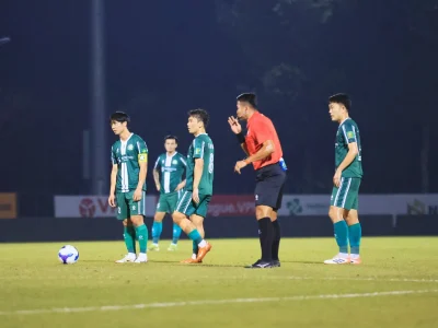 Công Phượng ‘đen đủ đường’: Bàn thắng bị tước, chấn thương tái phát ngay trận trở lại