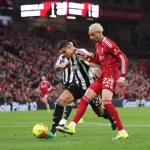 Newcastle vs Brentford: Sân nhà St. James' Park có cứu nổi 'Chích chòe' đang sa sút? 1