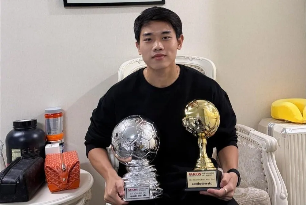 dinh Bac khoe danh hieu tren trang ca nhan