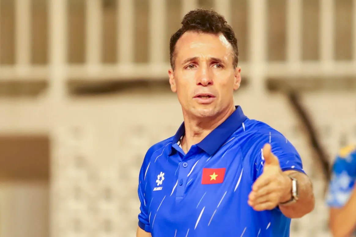 HLV Diego Giustozzi cung dT futsal Viet Nam khoi dau suon se tai giai chau a