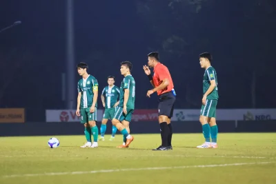 Công Phượng 'đen đủ đường': Bàn thắng bị tước, chấn thương tái phát ngay trận trở lại 1