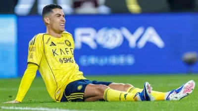 Benzema 'cà khịa' Ronaldo: Nhắn tin khoe lương khủng, dọa cướp luôn chức vô địch Saudi Pro League 1